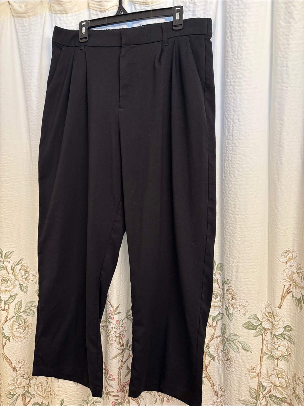 Hollister Black Pleated Women's Dress Trousers